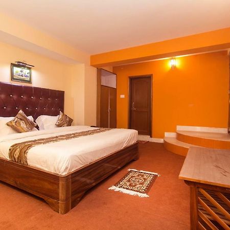 Oyo 12370 Royal Sarava Hotel Darjeeling  Buitenkant foto