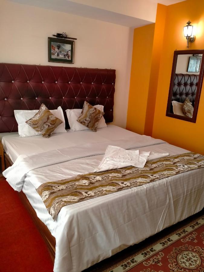 Oyo 12370 Royal Sarava Hotel Darjeeling  Buitenkant foto
