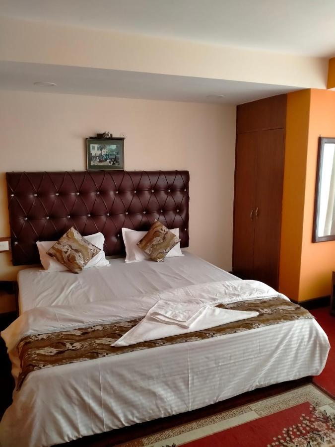 Oyo 12370 Royal Sarava Hotel Darjeeling  Buitenkant foto