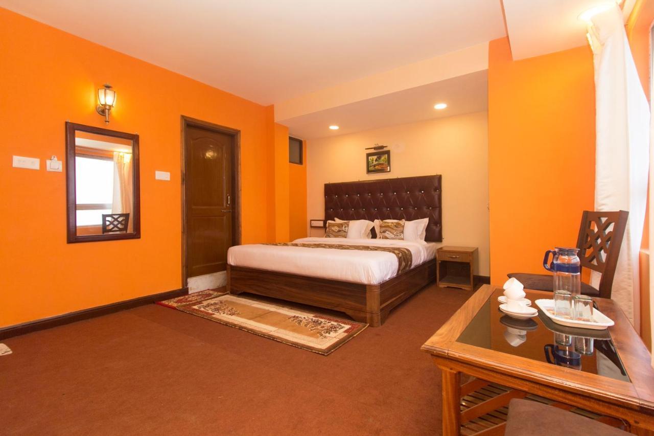 Oyo 12370 Royal Sarava Hotel Darjeeling  Buitenkant foto