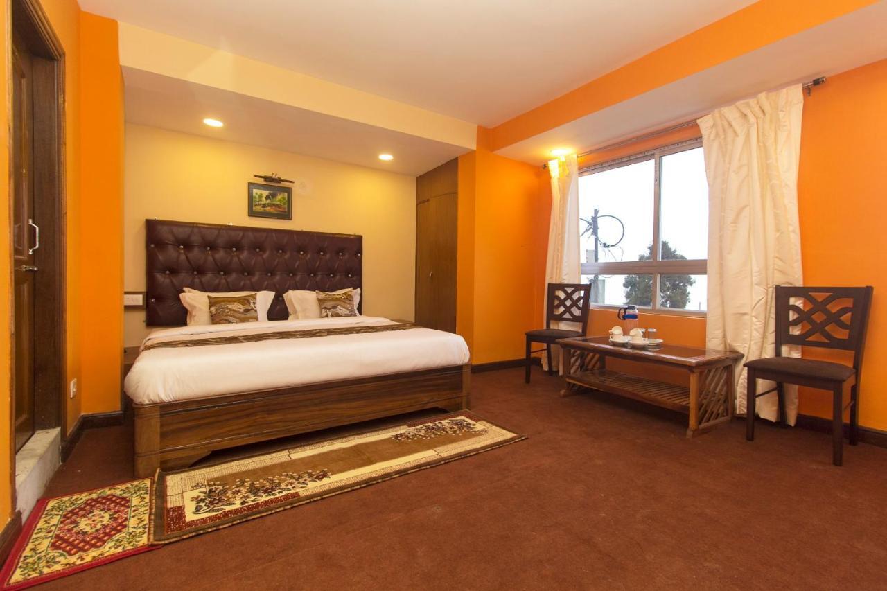 Oyo 12370 Royal Sarava Hotel Darjeeling  Buitenkant foto