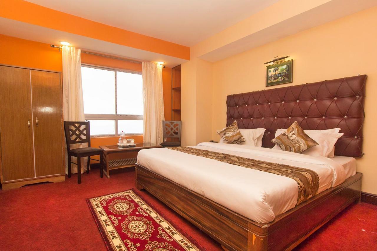 Oyo 12370 Royal Sarava Hotel Darjeeling  Buitenkant foto