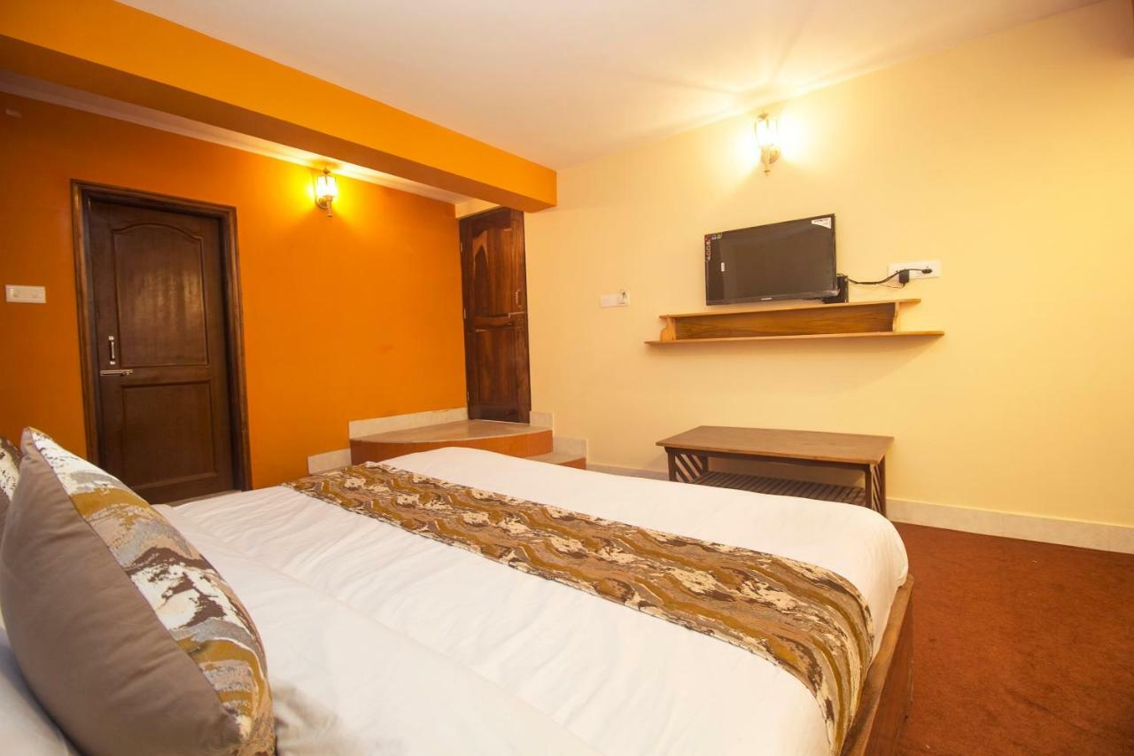 Oyo 12370 Royal Sarava Hotel Darjeeling  Buitenkant foto
