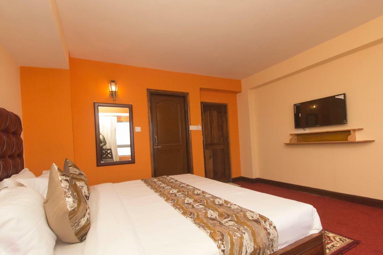 Oyo 12370 Royal Sarava Hotel Darjeeling  Buitenkant foto