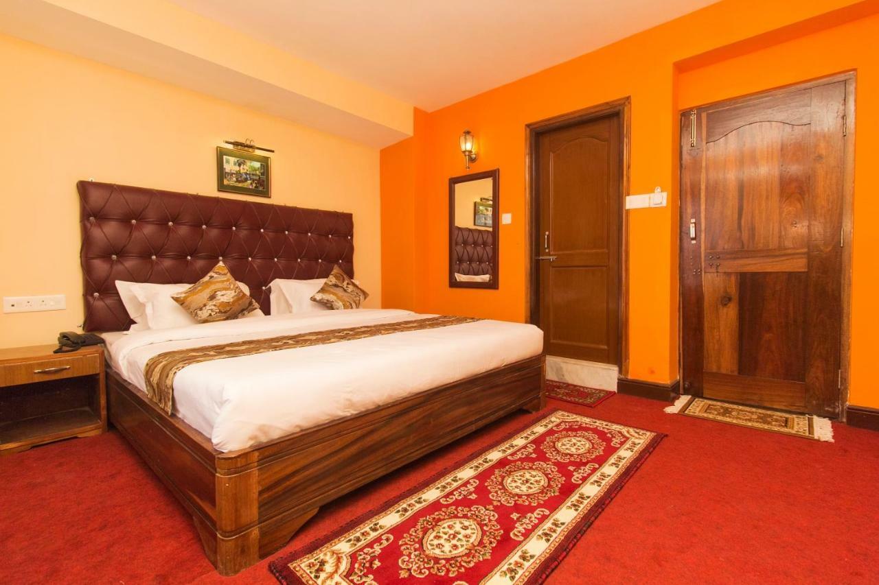 Oyo 12370 Royal Sarava Hotel Darjeeling  Buitenkant foto